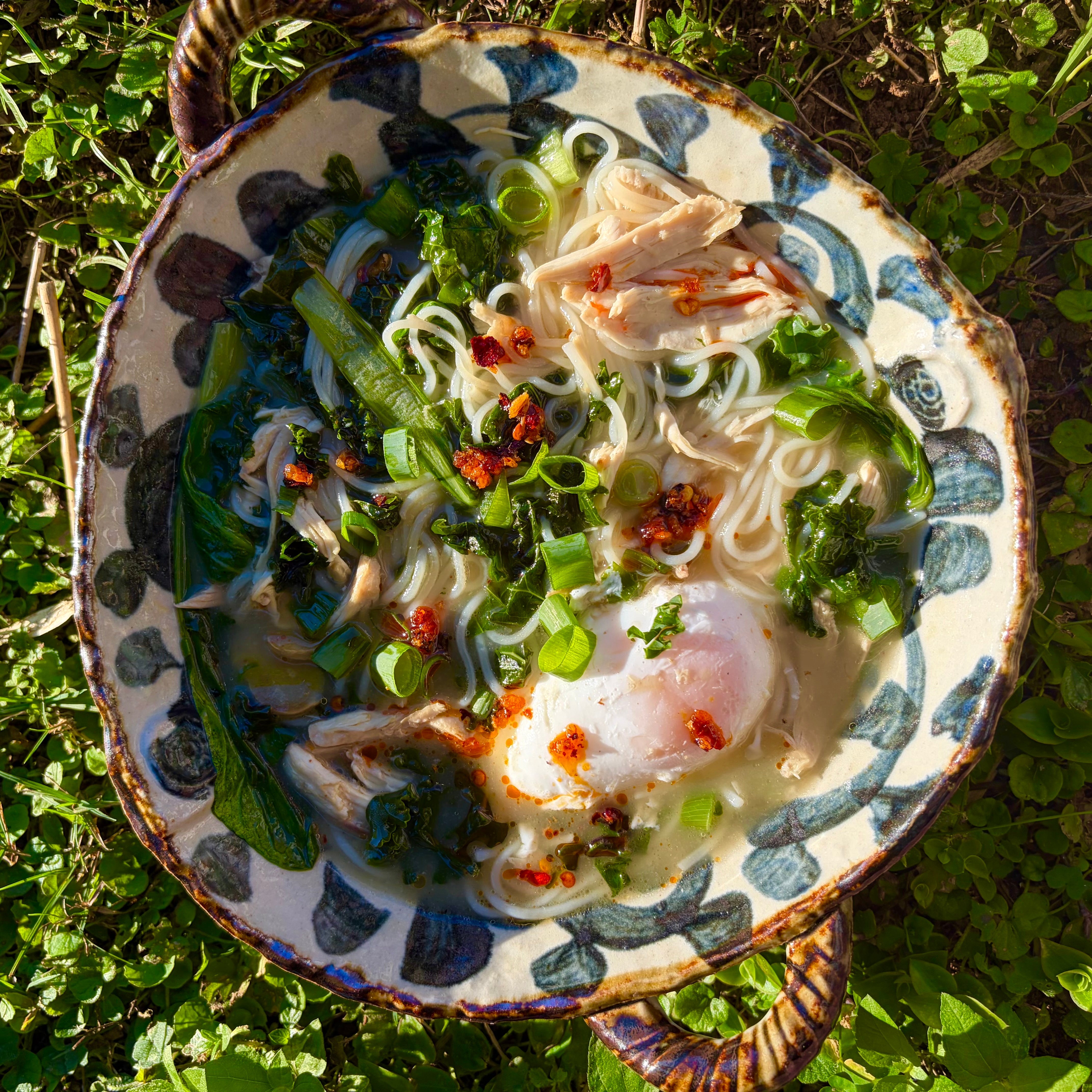 Chicken, Greens & Soba Noodle Breaky Broth 🍜