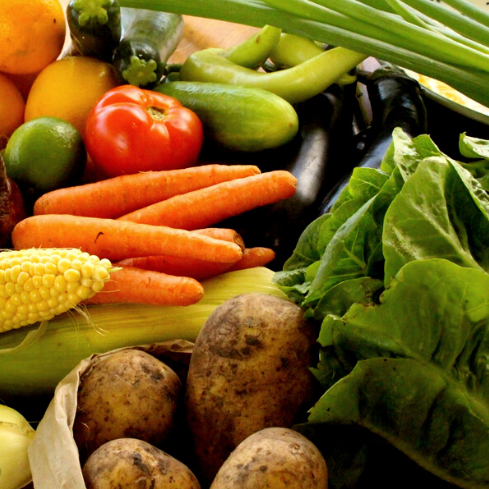 *3. Large Organic Fruit & Veggie Boxes
