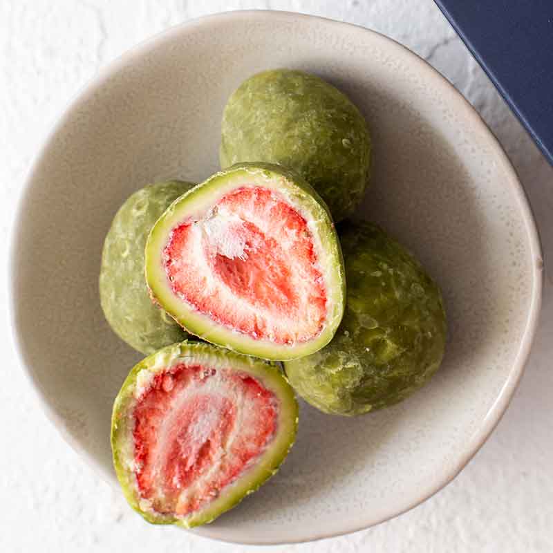 Matcha White Chocolate Strawberries - Box 100g