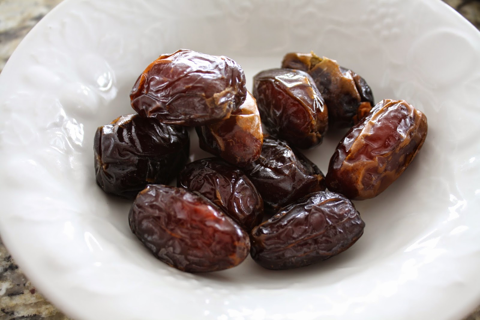 Fresh Organic Medjool Dates 250g
